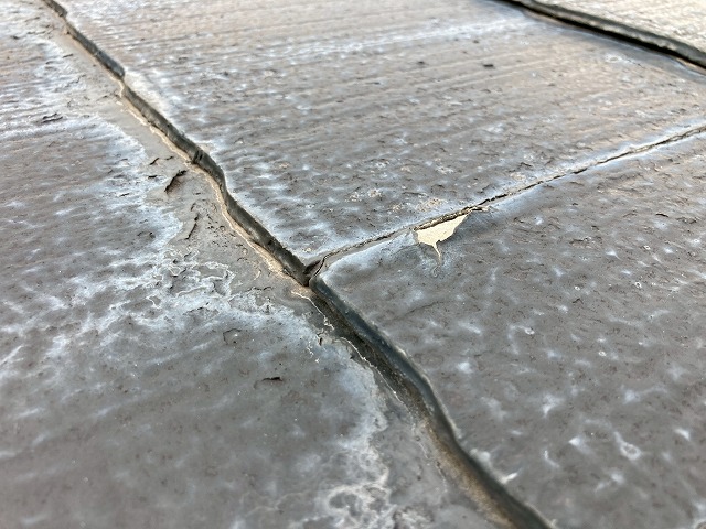 屋根材の縁切り部